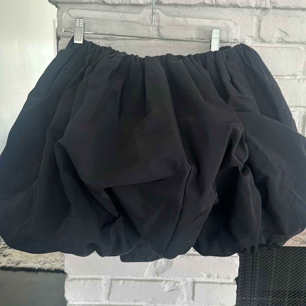 Hm studio black bubble skirt. Size 8. New, never worn